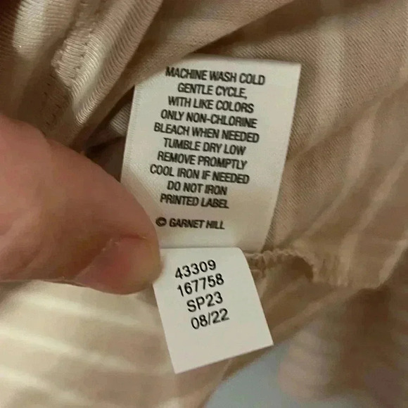 Garnet Hill Long Sleeve Beige/Tan and White Striped Shirt Size Medium - Picture 4 of 6